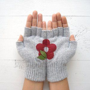 Artist Handmade Fingerless Light Grey GLOVES RED FLOWER